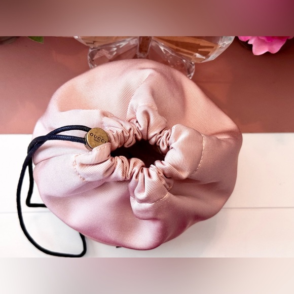 Pink Gucci Beauty Drawstring Bag - Picture 2 of 6